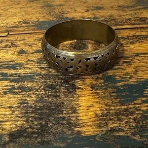 Vintage Cutout Brass Bangle Bracelet - Gold Tone